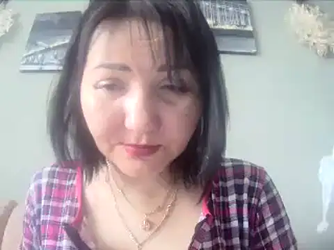 Snapshot of ClaireSunset chatting on 03.04.25 ClaireSunset online show from 03.04.25