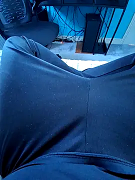 Snapshot of Scotland_100 chatting on 11.25.25 Scotland 100 online show from 11.25.25