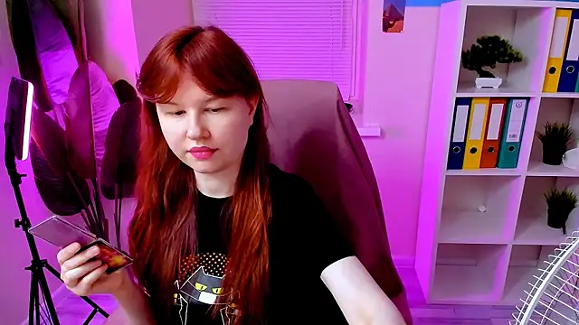 CarolGiggly online show from 11.25.25