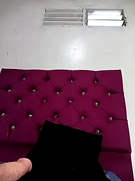 tiffany Bitch online show from 11.19.25