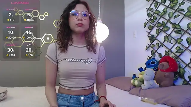 Nikoll kitten online show from 10.18.25