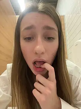 Snapshot of Lia__Love chatting on 12.04.24 Lia Love online show from 12.04.24