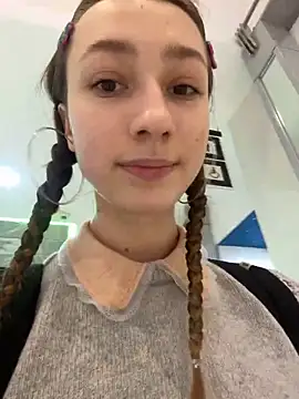 Snapshot of Lia__Love chatting on 12.22.24 Lia Love online show from 12.22.24