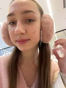 Snapshot of Lia__Love chatting on 12.25.24 Lia Love online show from 12.25.24
