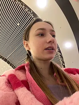 Snapshot of Lia__Love chatting on 12.27.24 Lia Love online show from 12.27.24