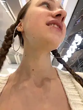 Snapshot of Lia__Love chatting on 12.30.24 Lia Love online show from 12.30.24