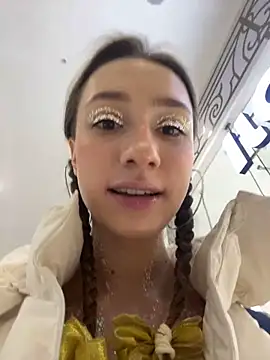 Snapshot of Lia__Love chatting on 12.31.24 Lia Love online show from 12.31.24