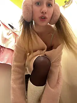 Snapshot of Lia__Love chatting on 01.07.25 Lia Love online show from 01.07.25
