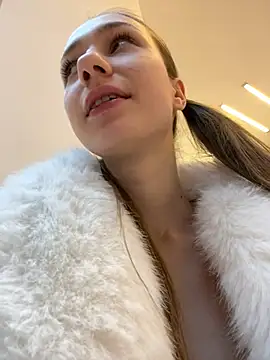 Snapshot of Lia__Love chatting on 01.21.25 Lia Love online show from 01.21.25