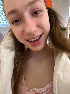 Snapshot of Lia__Love chatting on 01.28.25 Lia Love online show from 01.28.25