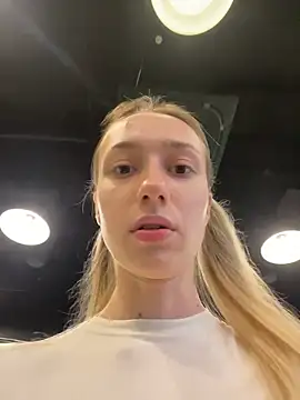 Snapshot of Lia__Love chatting on 10.15.25 Lia Love online show from 10.15.25