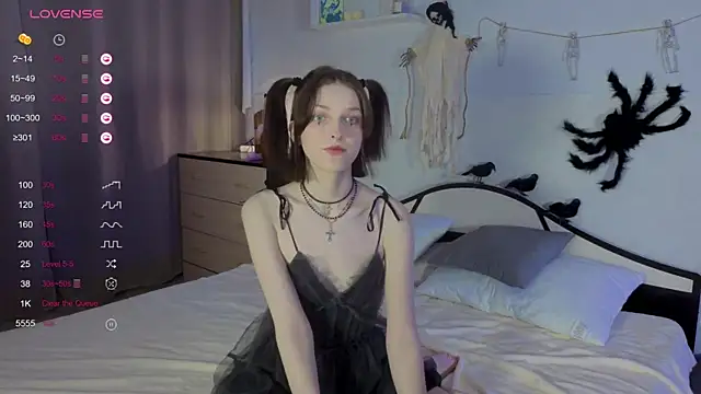 Sweet Paradox online show from 10.20.25