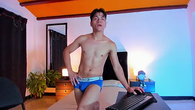 Valentino  X online show from 01.03.25