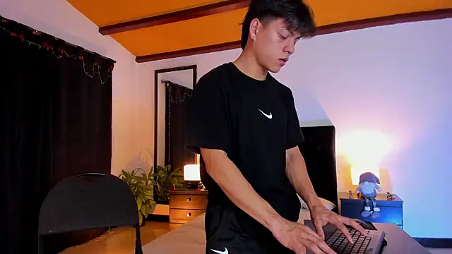 Valentino  X online show from 01.05.25