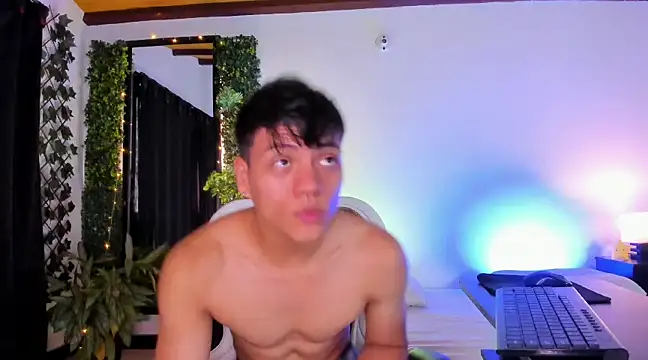 Valentino  X online show from 03.05.25