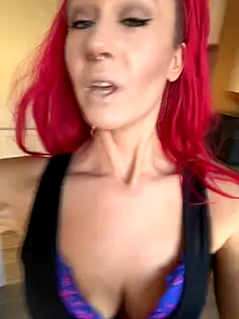 Snapshot of SweetSolez chatting on 11.13.25 SweetSolez online show from 11.13.25