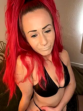 Snapshot of SweetSolez chatting on 11.26.25 SweetSolez online show from 11.26.25