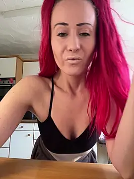 Snapshot of SweetSolez chatting on 12.16.25 SweetSolez online show from 12.16.25