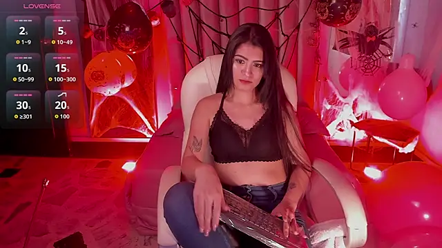 lunaalynch online show from 10.22.25