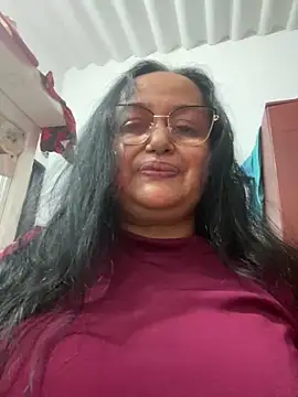 GiaNahomi online show from 01.01.25