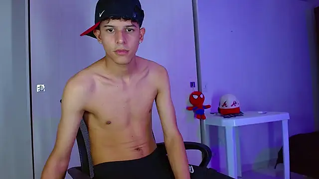 Snapshot of LiamGadiell chatting on 03.02.25 LiamGadiell online show from 03.02.25