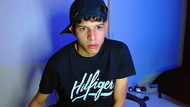 Snapshot of LiamGadiell chatting on 03.09.25 LiamGadiell online show from 03.09.25