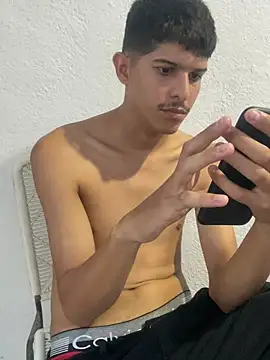 Snapshot of LiamGadiell chatting on 04.05.26 LiamGadiell online show from 04.05.26