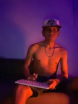 Snapshot of oiram27 chatting on 02.27.26 oiram27 online show from 02.27.26