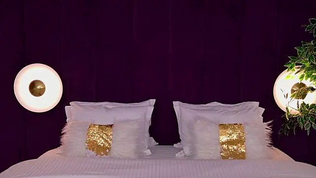 milaleoneli online show from 10.09.25