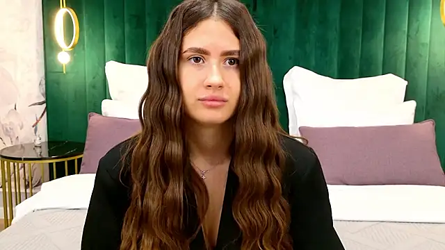 milaleoneli online show from 03.04.26