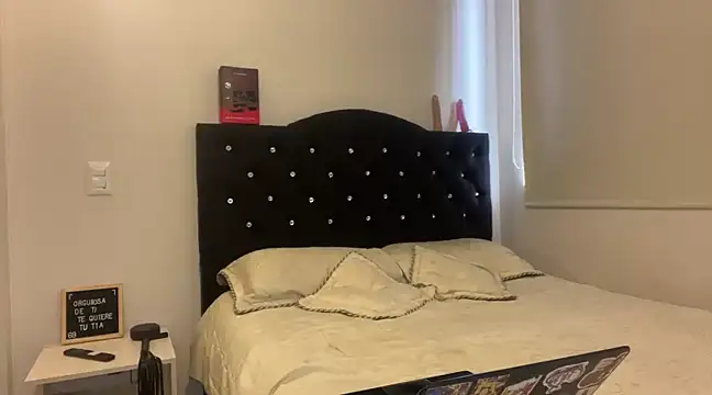 Scarlett Jazmin online show from 02.14.25