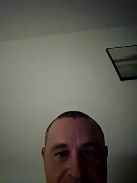 Snapshot of Vipbus chatting on 10.08.25 Vipbus online show from 10.08.25