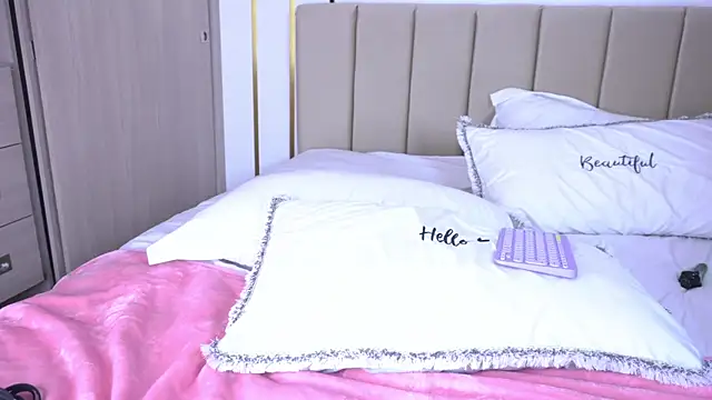 Snapshot of b3llaspringg chatting on 03.06.25 b3llaspringg online show from 03.06.25