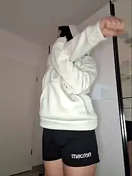 Snapshot of AveryWillow chatting on 01.29.25 AveryWillow online show from 01.29.25