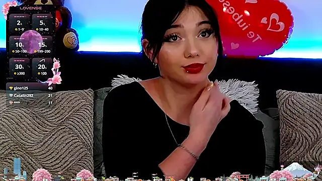 Snapshot of AveryWillow chatting on 02.21.25 AveryWillow online show from 02.21.25