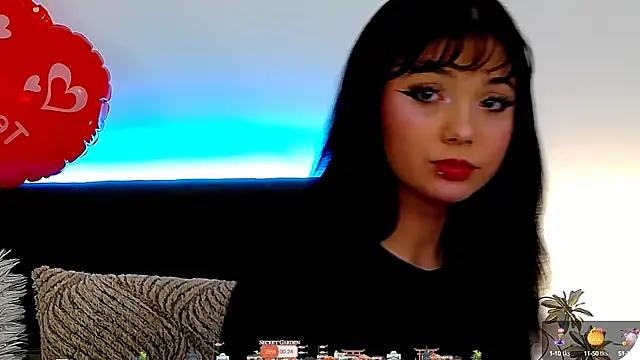 Snapshot of AveryWillow chatting on 02.23.25 AveryWillow online show from 02.23.25