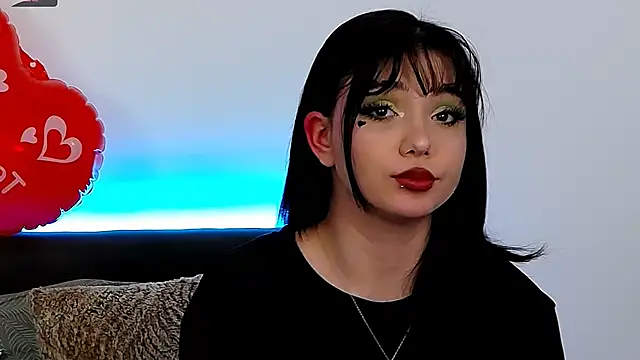 Snapshot of AveryWillow chatting on 02.26.25 AveryWillow online show from 02.26.25