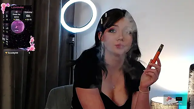Snapshot of AveryWillow chatting on 02.27.25 AveryWillow online show from 02.27.25