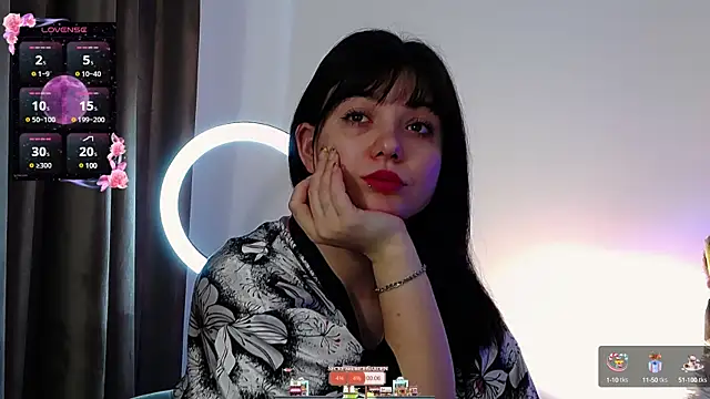 Snapshot of AveryWillow chatting on 03.10.25 AveryWillow online show from 03.10.25