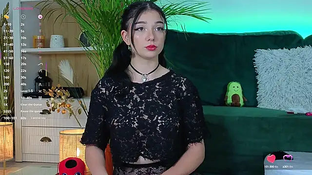 Snapshot of AveryWillow chatting on 10.16.25 AveryWillow online show from 10.16.25