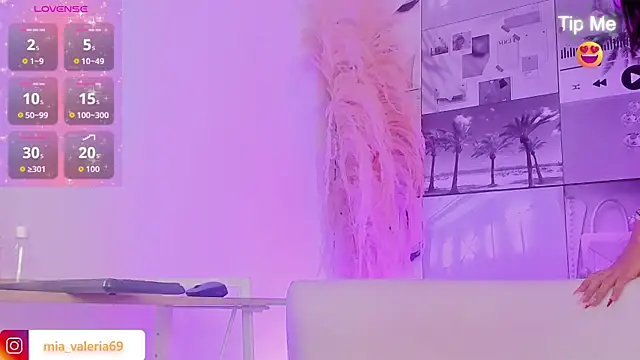 MiaCavallii  online show from 12.03.25