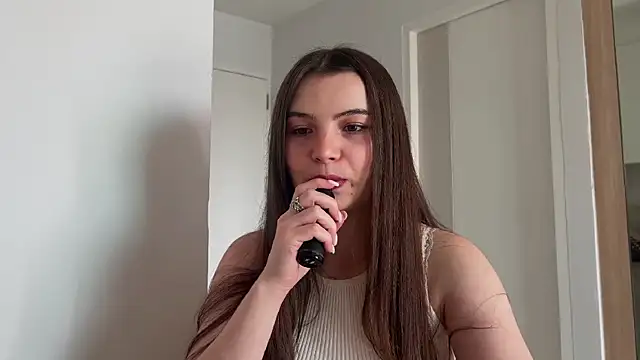 Snapshot of cherryelin chatting on 12.22.24 cherryelin online show from 12.22.24