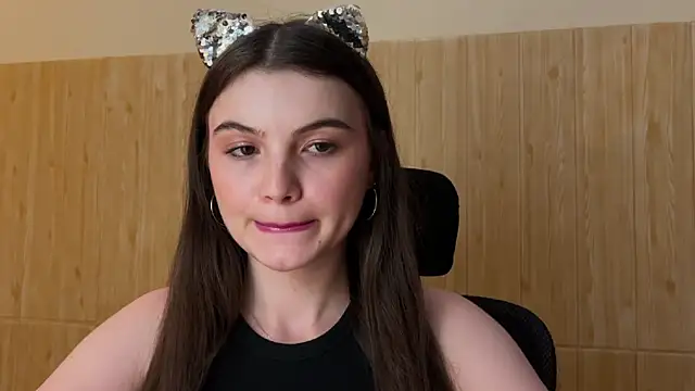 Snapshot of cherryelin chatting on 01.30.25 cherryelin online show from 01.30.25