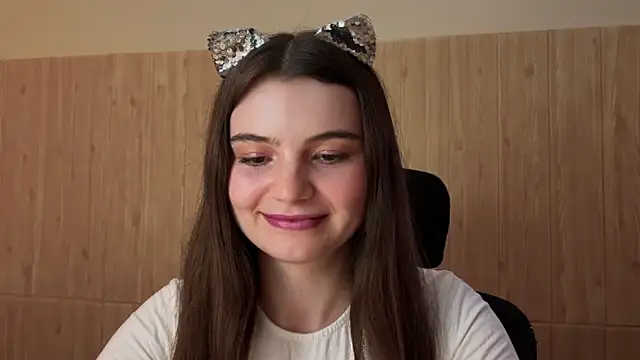 Snapshot of cherryelin chatting on 01.31.25 cherryelin online show from 01.31.25