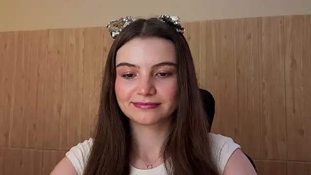 Snapshot of cherryelin chatting on 02.03.25 cherryelin online show from 02.03.25