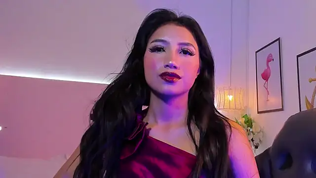 naomiii   online show from 10.06.25