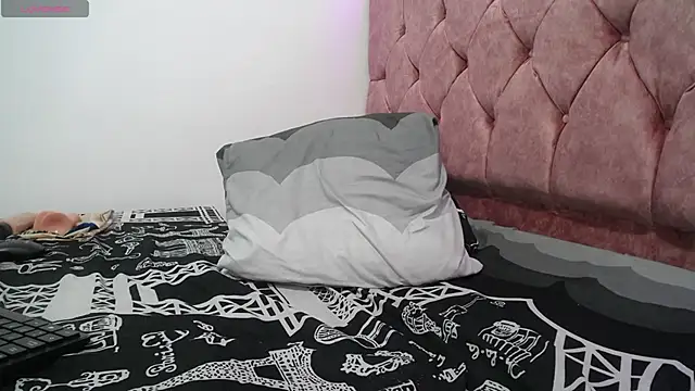 Snapshot of AMBER_LOVE22 chatting on 01.09.25 AMBER LOVE22 online show from 01.09.25