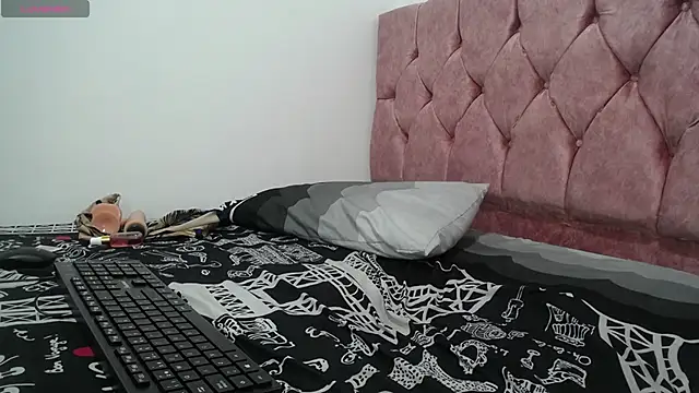 Snapshot of AMBER_LOVE22 chatting on 01.12.25 AMBER LOVE22 online show from 01.12.25