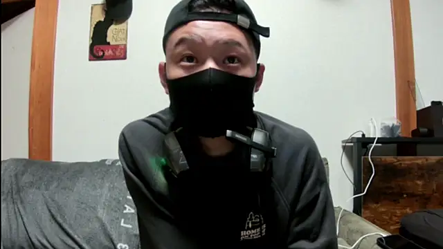 Snapshot of tuki_fu chatting on 12.15.24 tuki fu online show from 12.15.24