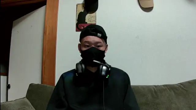 Snapshot of tuki_fu chatting on 12.17.24 tuki fu online show from 12.17.24